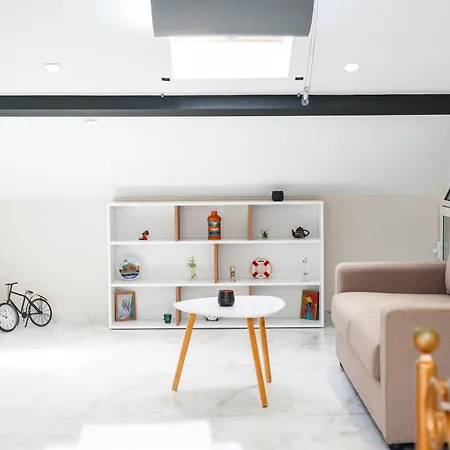 Center Hideout - *